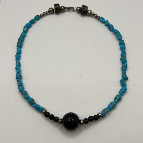 Turquoise & Black beaded Necklace - Picture 9 of 12